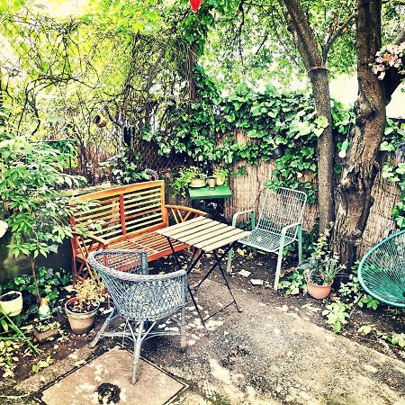 Flat In Historic Villa With Your Own Private Garden, Near City Park 부다페스트 외부 사진