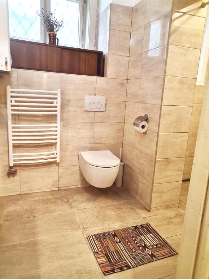 Flat In Historic Villa With Your Own Private Garden, Near City Park 부다페스트 외부 사진