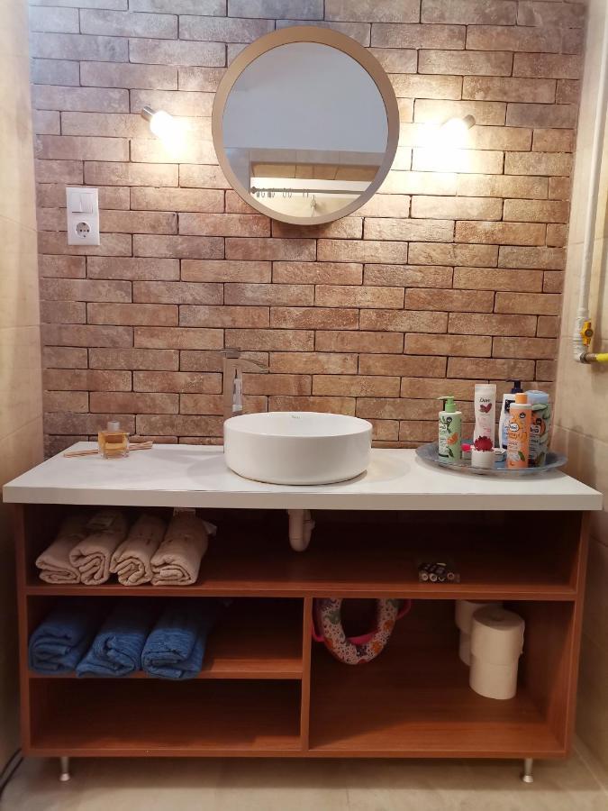 Flat In Historic Villa With Your Own Private Garden, Near City Park 부다페스트 외부 사진